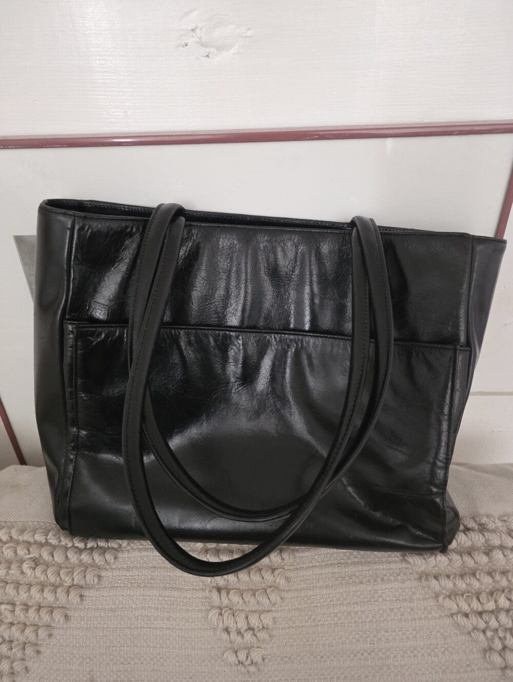 Danier Large Black Purse/silver detailing/leather Purse/Zip Top/over Shoulder